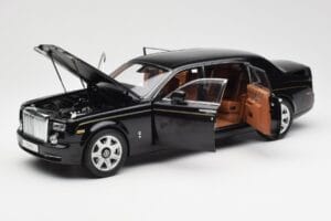 Rolls-Royce Phantom VII EWB Diamond Juodas Kyosho 1:18 08841DBK2 Metalas - nuotrauka 2 iš 8