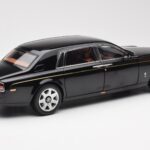 Rolls-Royce Phantom VII EWB Diamond Juodas Kyosho 1:18 - image 3 of 8