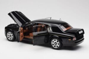 Rolls-Royce Phantom VII EWB Diamond Juodas Kyosho 1:18 08841DBK2 Metalas - nuotrauka 5 iš 8