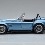 Shelby Cobra 427 S/C Šviesiai Mėlynas Kyosho 1:18 - image 4 of 9