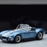 Shelby Cobra 427 S/C Šviesiai Mėlynas Kyosho 1:18 - image 9 of 9