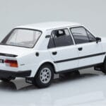 Skoda 130 L Baltas IXO 1:18 - image 2 of 6