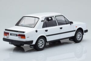 Skoda 130 L Baltas IXO 1:18 18CMC158 Metalas - nuotrauka 2 iš 6