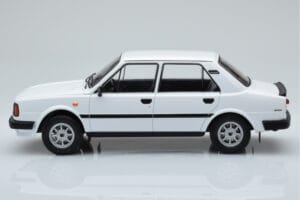 Skoda 130 L Baltas IXO 1:18 18CMC158 Metalas - nuotrauka 3 iš 6