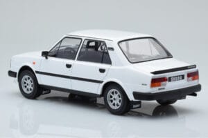 Skoda 130 L Baltas IXO 1:18 18CMC158 Metalas - nuotrauka 5 iš 6