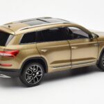 Skoda Kodiaq Auksinis FAW 1:18 - image 3 of 8