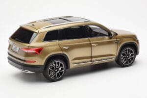 Skoda Kodiaq Auksinis FAW 1:18 ZSX000001GOL Metalas - nuotrauka 3 iš 8