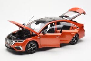 Skoda Octavia Pro Oranžinis FAW 1:18 ZMR000006ORA Metalas - nuotrauka 2 iš 8