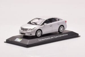 Toyota Avensis T270 Sidabrinis Minichamps 1:43 403166903 Metalas - nuotrauka 2 iš 4