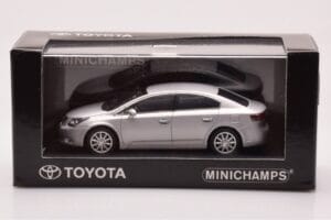 Toyota Avensis T270 Sidabrinis Minichamps 1:43 403166903 Metalas - nuotrauka 4 iš 4
