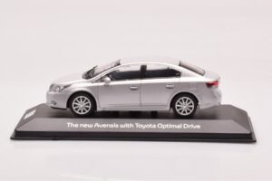 Toyota Avensis T270 Sidabrinis Minichamps 1:43
