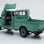 Toyota Land Cruiser 40 4x4 Pickup Žalias Kyosho 1:18 - image 3 of 8
