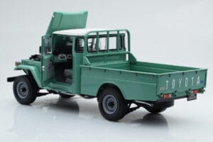 Toyota Land Cruiser 40 4x4 Pickup Žalias Kyosho 1:18 08958FG Metalas - nuotrauka 3 iš 8