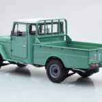 Toyota Land Cruiser 40 4x4 Pickup Žalias Kyosho 1:18 - image 7 of 8