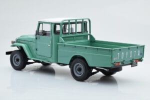 Toyota Land Cruiser 40 4x4 Pickup Žalias Kyosho 1:18 08958FG Metalas - nuotrauka 7 iš 8