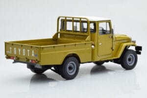 Toyota Land Cruiser 40 4x4 Pickup Alyvuogių Kyosho 1:18 08958K Metalas - nuotrauka 4 iš 8
