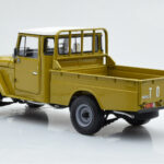 Toyota Land Cruiser 40 4x4 Pickup Alyvuogių Kyosho 1:18 - image 7 of 8