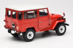 Toyota Land Cruiser FJ40 Van Raudonas Kyosho 1:18 08971R Metalas - nuotrauka 3 iš 8