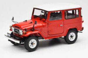 Toyota Land Cruiser FJ40 Van Raudonas Kyosho 1:18
