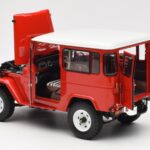 Toyota Land Cruiser FJ40 Van Raudonas Kyosho 1:18 - image 5 of 8