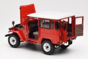 Toyota Land Cruiser FJ40 Van Raudonas Kyosho 1:18 08971R Metalas - nuotrauka 5 iš 8