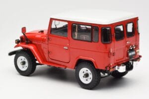 Toyota Land Cruiser FJ40 Van Raudonas Kyosho 1:18 08971R Metalas - nuotrauka 7 iš 8