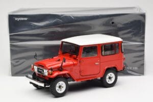 Toyota Land Cruiser FJ40 Van Raudonas Kyosho 1:18 08971R Metalas - nuotrauka 8 iš 8