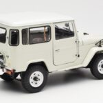 Toyota Land Cruiser FJ40 Van Baltas Kyosho 1:18 - image 3 of 8