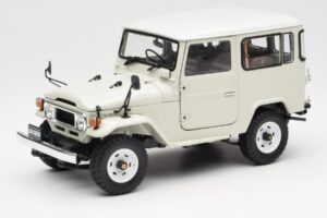 Toyota Land Cruiser FJ40 Van Baltas Kyosho 1:18