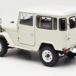 Toyota Land Cruiser FJ40 Van Baltas Kyosho 1:18 - image 7 of 8