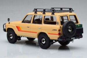 Toyota Land Cruiser 60 Smėlio Su Papildomais Dalimis Kyosho 1:18 08956XBE Metalas - nuotrauka 6 iš 12