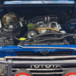 Toyota Land Cruiser 60 Mėlynas Su Papildomais Dalimis Kyosho 1:18 - image 9 of 11