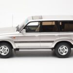 Toyota Land Cruiser HDJ80 Smėlio Metalinis Otto 1:18 - image 3 of 6