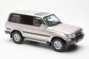 Toyota Land Cruiser HDJ80 Smėlio Metalinis Otto 1:18 OT438 Derva - nuotrauka 4 iš 6
