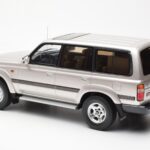 Toyota Land Cruiser HDJ80 Smėlio Metalinis Otto 1:18 - image 5 of 6