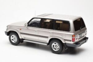 Toyota Land Cruiser HDJ80 Smėlio Metalinis Otto 1:18 OT438 Derva - nuotrauka 5 iš 6