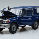 Toyota Land Cruiser J76 Mėlynas Almost Real 1:18 - image 2 of 7