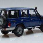 Toyota Land Cruiser J76 Mėlynas Almost Real 1:18 - image 3 of 7