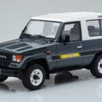 Toyota Land Cruiser LJ73 Pilkas Otto 1:18
