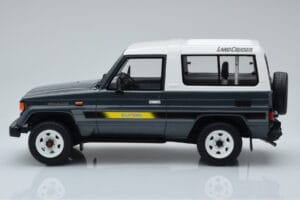 Toyota Land Cruiser LJ73 Pilkas Otto 1:18 OT437 Derva - nuotrauka 3 iš 6