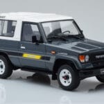 Toyota Land Cruiser LJ73 Pilkas Otto 1:18 - image 4 of 6
