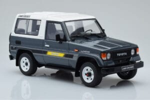 Toyota Land Cruiser LJ73 Pilkas Otto 1:18 OT437 Derva - nuotrauka 4 iš 6