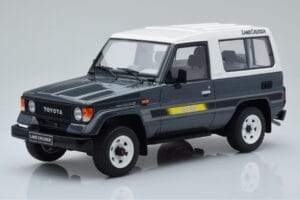 Toyota Land Cruiser LJ73 Pilkas Otto 1:18
