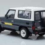 Toyota Land Cruiser LJ73 Pilkas Otto 1:18 - image 5 of 6