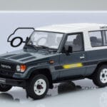 Toyota Land Cruiser LJ73 Pilkas Otto 1:18 - image 6 of 6