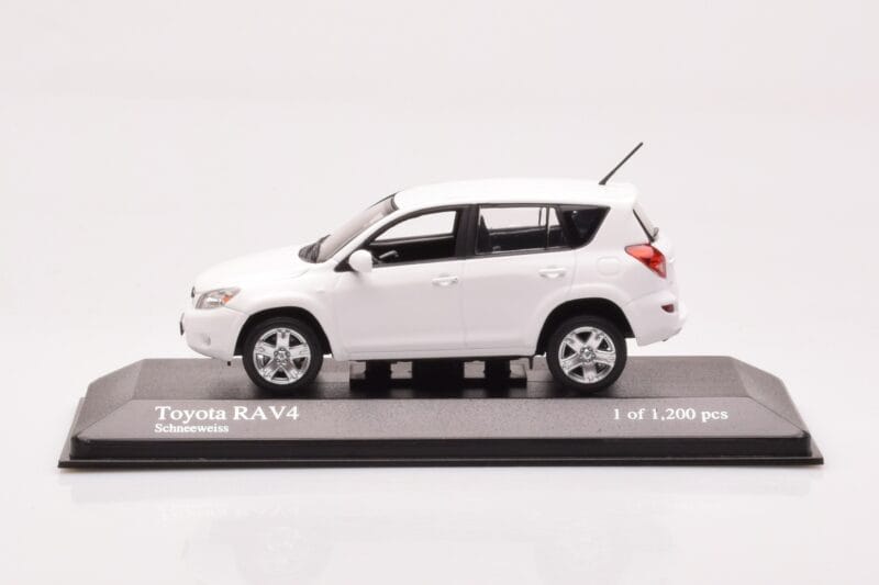 Toyota RAV4 XA30 Baltas Minichamps 1:43