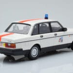 Volvo 240 GL Policija Belgija Minichamps 1:18 - image 2 of 6