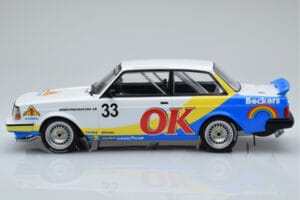 Volvo 240 Turbo Beckers #33 Andersson / Petersson / Linder ETCC Zolder 1985 IXO 1:18 18RMC105B Metalas - nuotrauka 3 iš 6