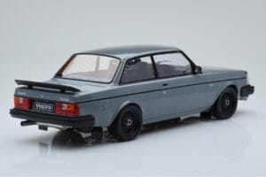 Volvo 240 Turbo Pilkas IXO 1:18 18CMC089 Metalas - nuotrauka 2 iš 6