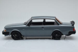 Volvo 240 Turbo Pilkas IXO 1:18 18CMC089 Metalas - nuotrauka 3 iš 6